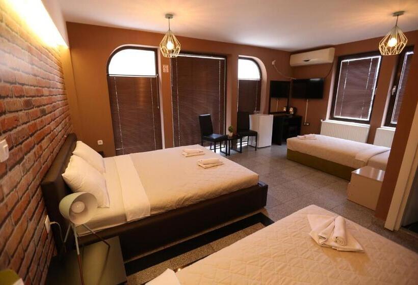 سوییت لوکس, Korzo