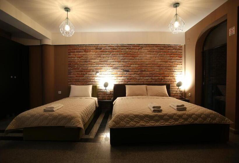 سوییت لوکس, Korzo