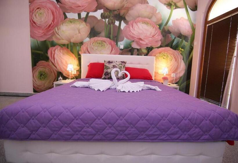 سوییت لوکس, Korzo