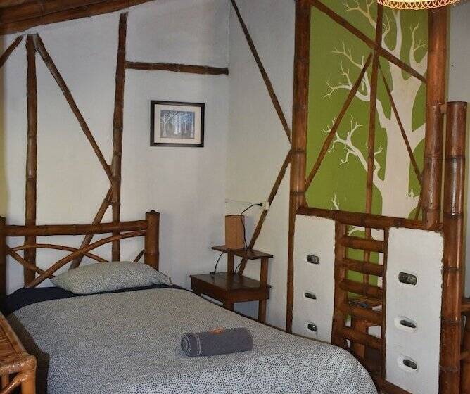 スタンダードルーム, La Casa De Francois