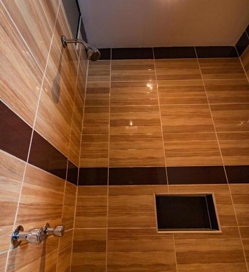 اتاق لوکس, Nilas