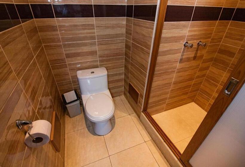 اتاق لوکس, Nilas