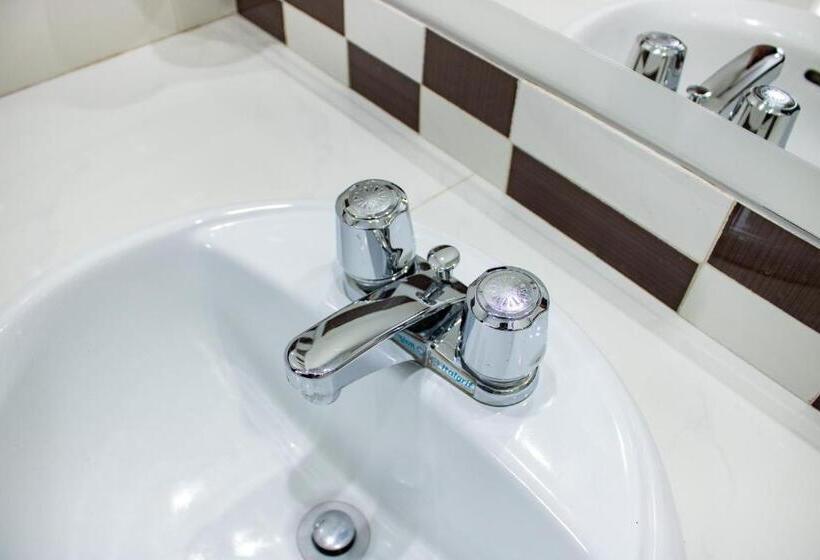 اتاق لوکس, Nilas