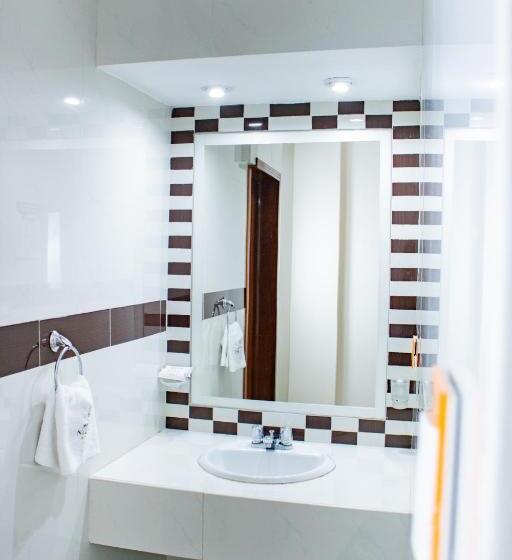 اتاق لوکس, Nilas