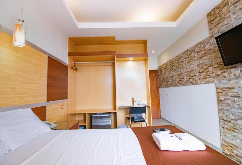 اتاق لوکس یک تخته, Nilas