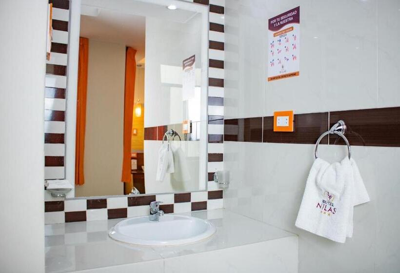 اتاق لوکس خانوادگی, Nilas