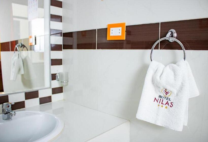 Quarto Familiar Deluxe, Nilas