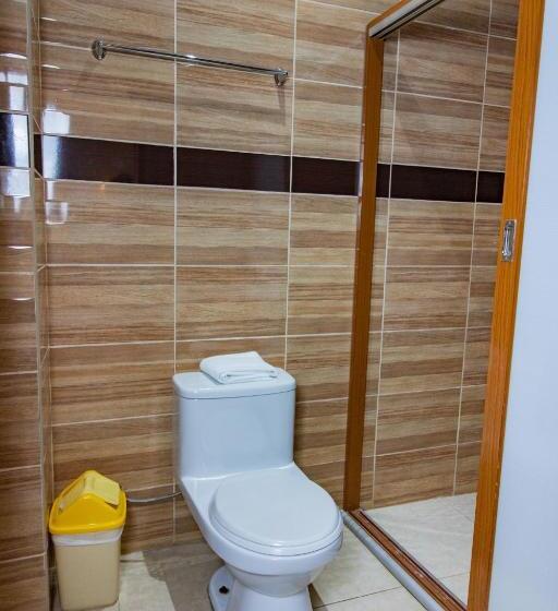 اتاق لوکس خانوادگی, Nilas