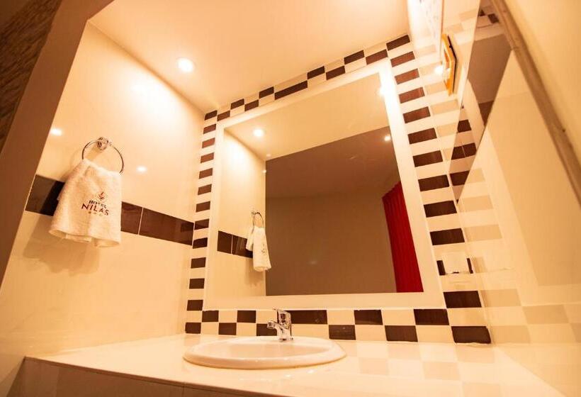 سوییت جونیور, Nilas