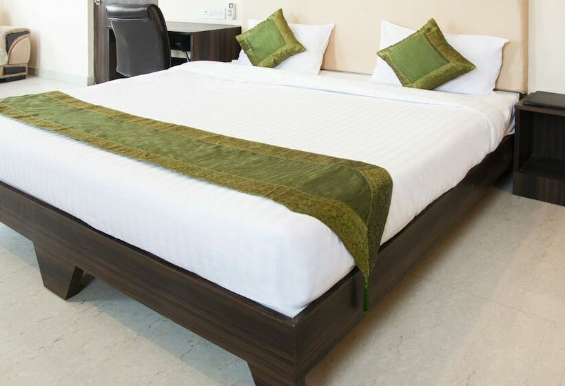 Номер Deluxe, Treebo Atithi Inn