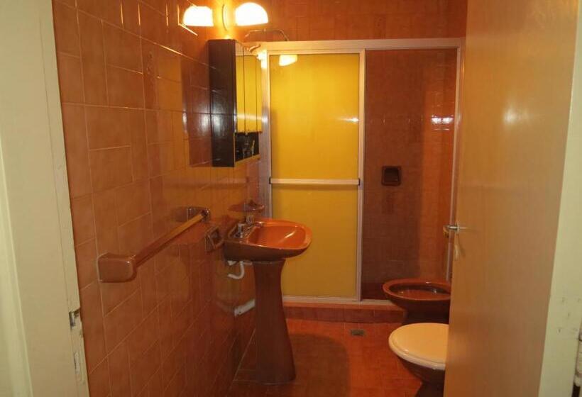 شقة غرفتين, Trocadero