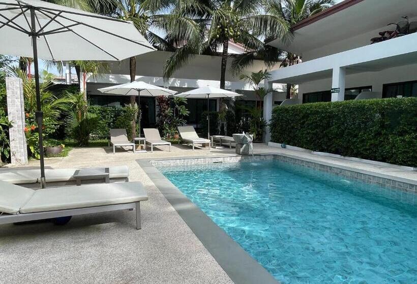 デラックスルーム, Lotus Bleu Resort & Restaurant