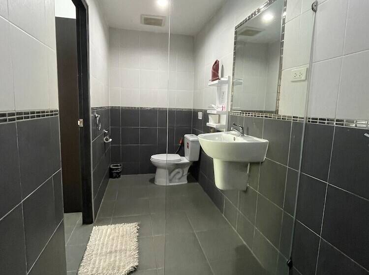 デラックスルーム, Lotus Bleu Resort & Restaurant