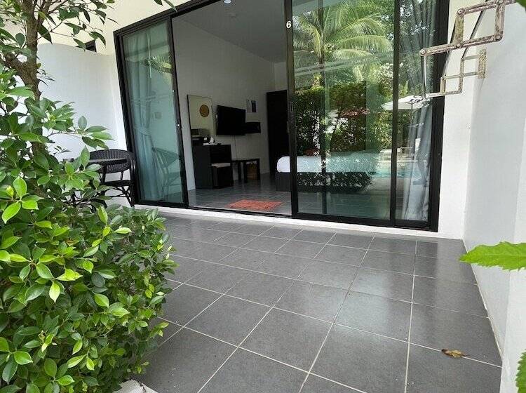 デラックスルーム, Lotus Bleu Resort & Restaurant