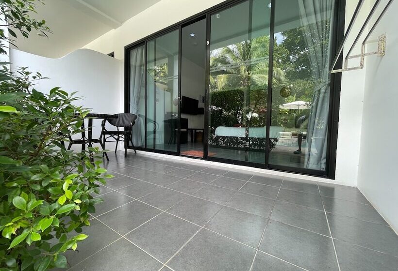 디럭스 룸, Lotus Bleu Resort & Restaurant