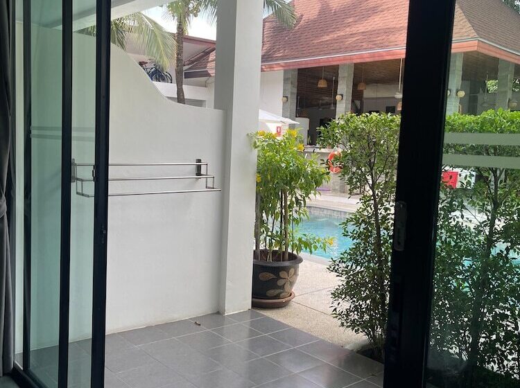 デラックスルーム, Lotus Bleu Resort & Restaurant