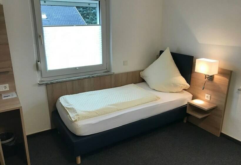 标准单人间, Motel Herbold