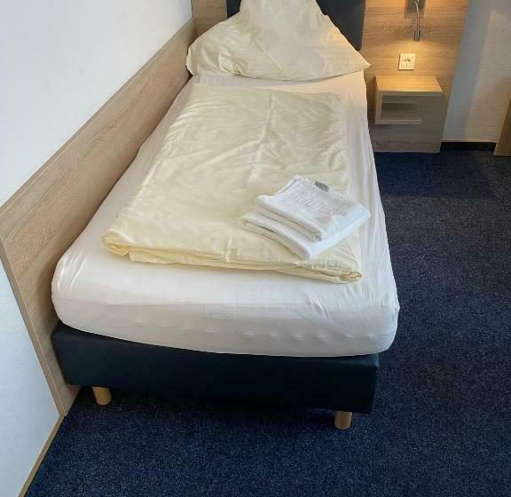 标准单人间, Motel Herbold