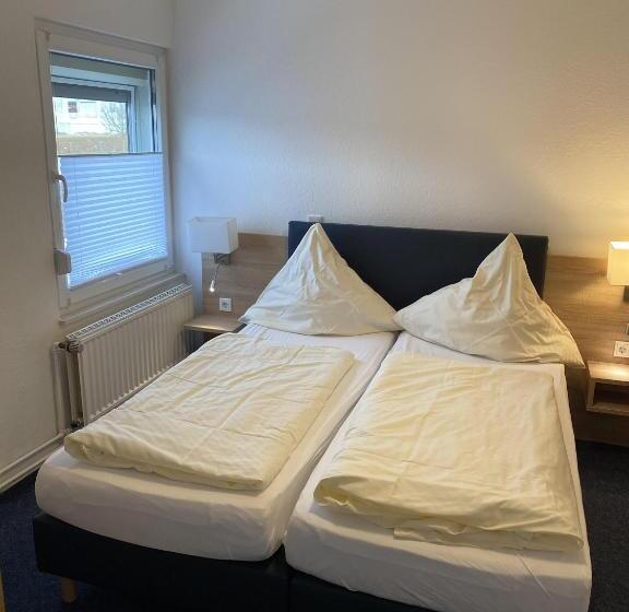 标准三人间, Motel Herbold