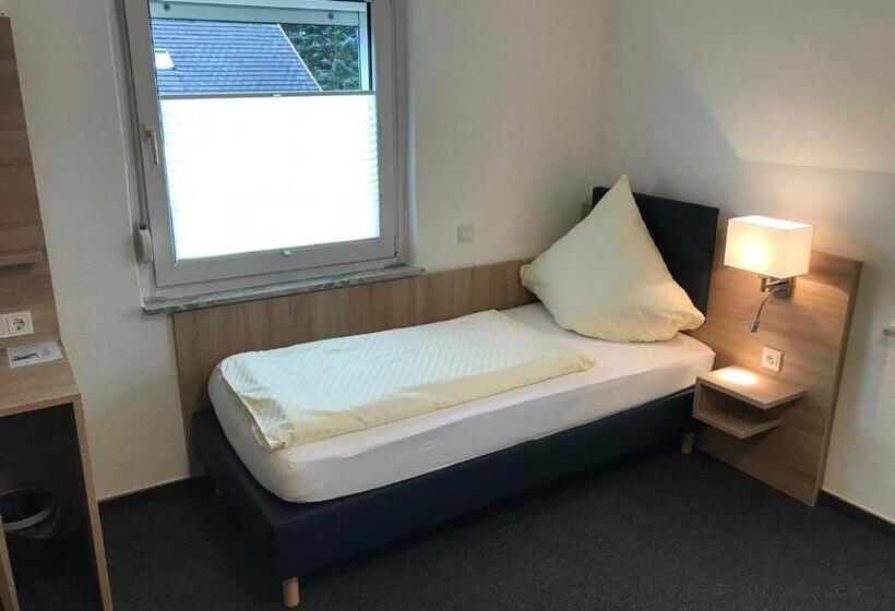 标准三人间, Motel Herbold