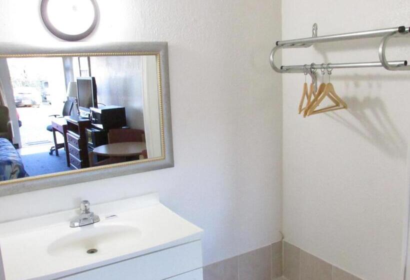 스탠다드 스튜디오 킹침대, Parsons Inn Downtown Parsons,tn