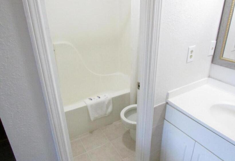 스탠다드 스튜디오 킹침대, Parsons Inn Downtown Parsons,tn