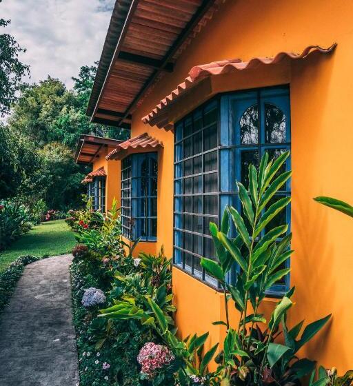 Хижина, Bambuda Castle