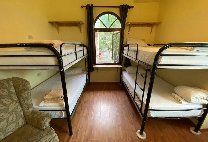 공동 객실, Bambuda Castle