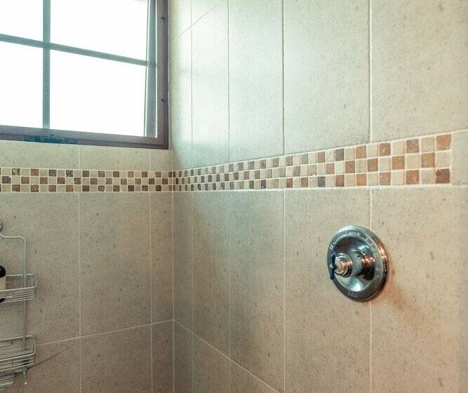 공동 객실, Bambuda Castle