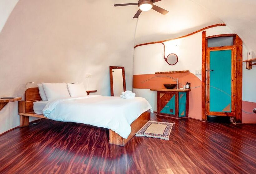 스탠다드 방갈로, Bambuda Castle