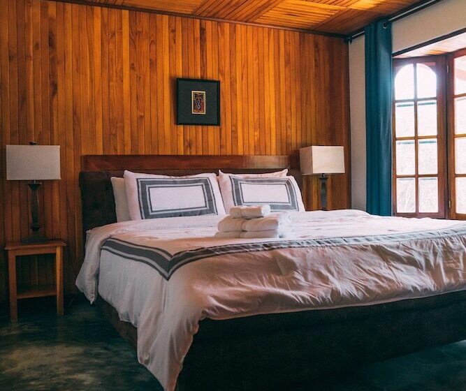 كابينة, Bambuda Castle