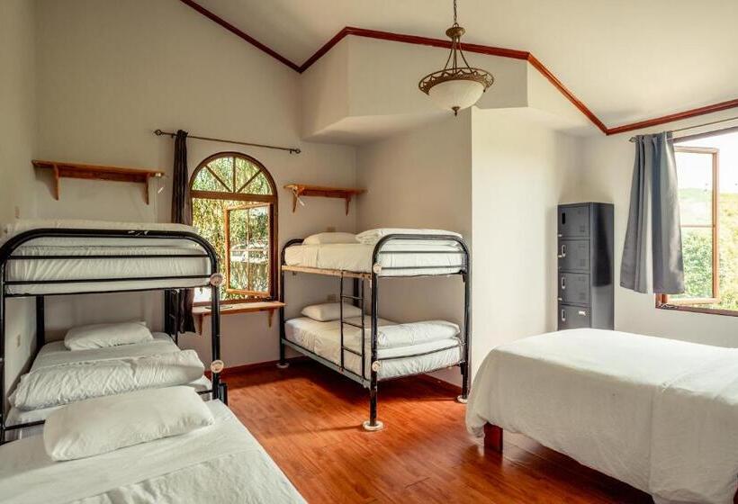 Кровать в Общей Комнате, Bambuda Castle