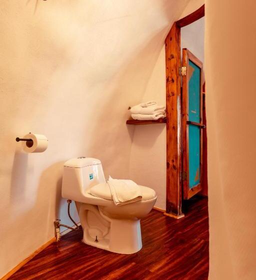 스탠다드 방갈로, Bambuda Castle