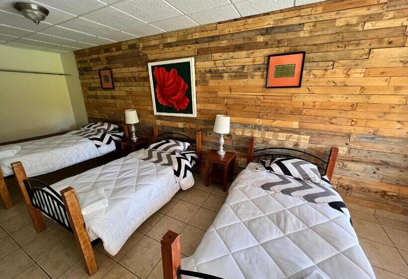 스탠다드 트리플 룸, Bambuda Castle