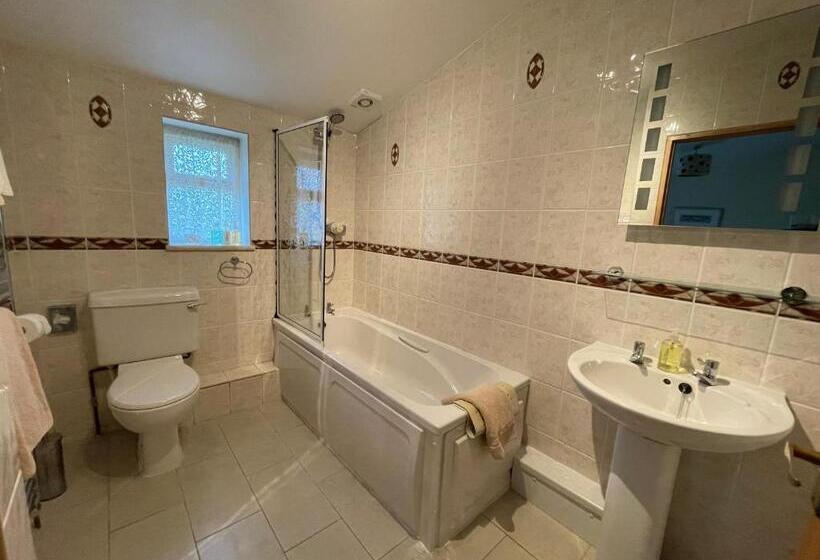 Номер Стандарт, The Waterings