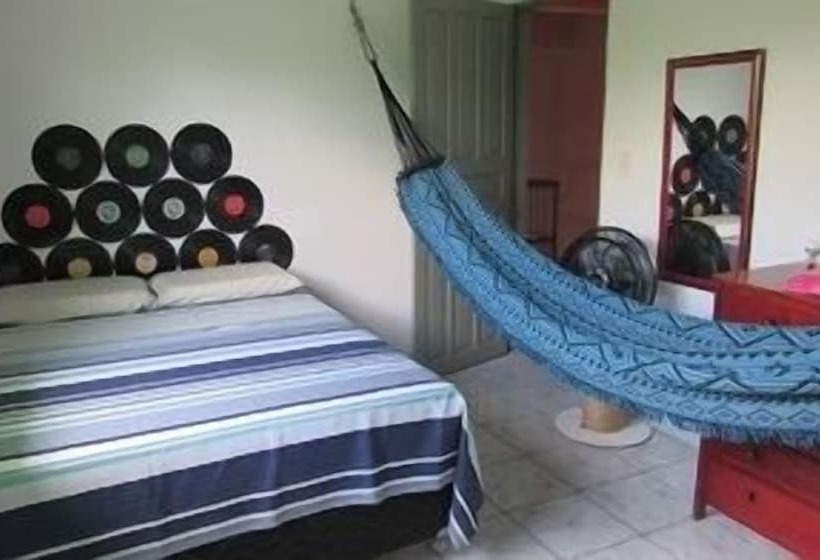 Cama em Quarto Partilhado, Delta Hostel