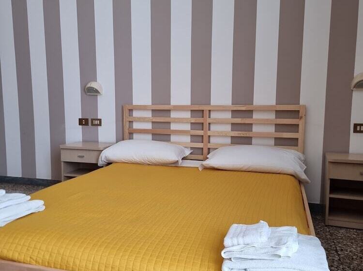 اتاق استاندارد سه نفره, Beach Hotel Clerice