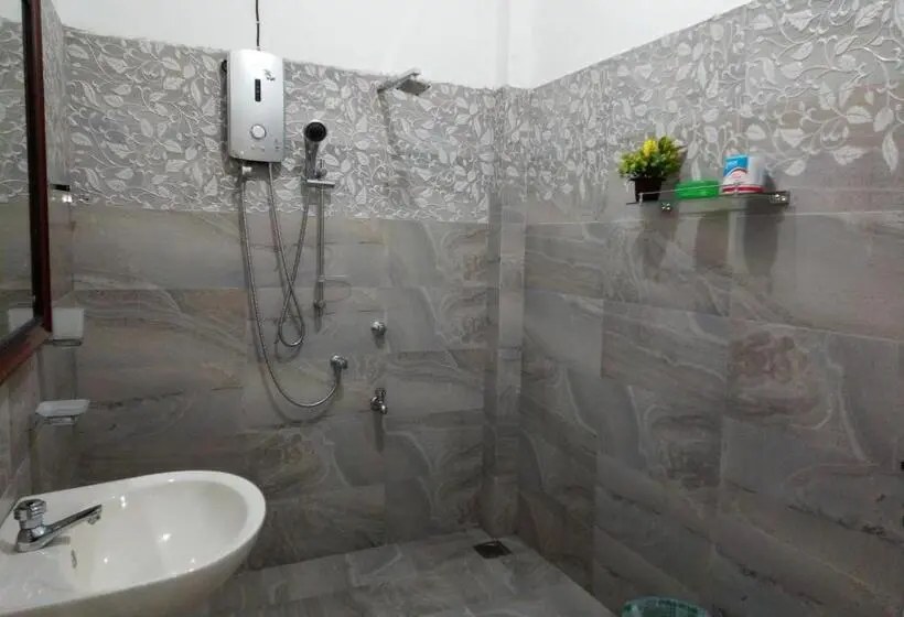 Comfort Kolmen Hengen Huone, Ging View Villa