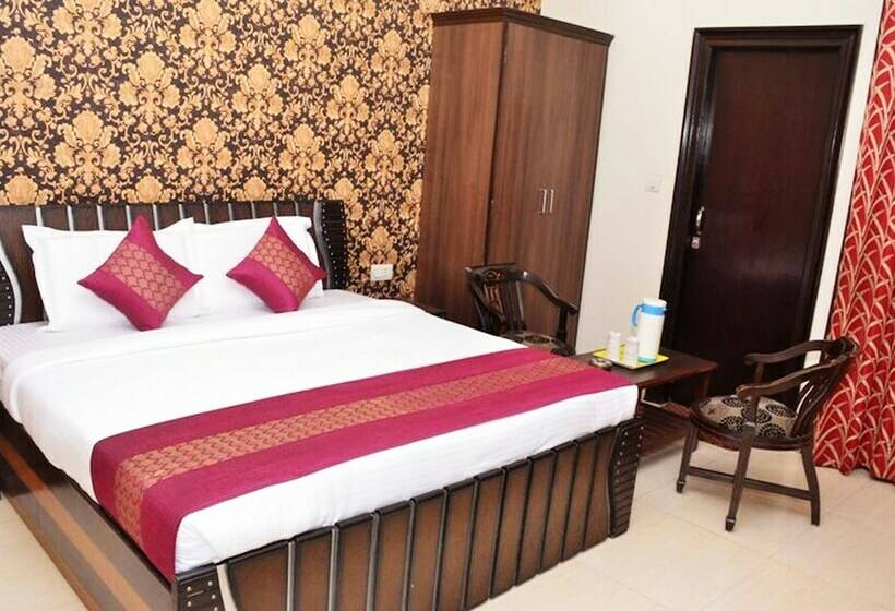 اتاق لوکس, Jinendra Inn