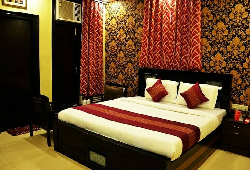 غرفة ديلوكس, Jinendra Inn