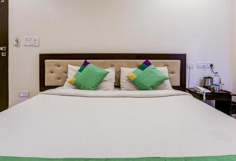 Quarto Deluxe, Royal Elite Madurai