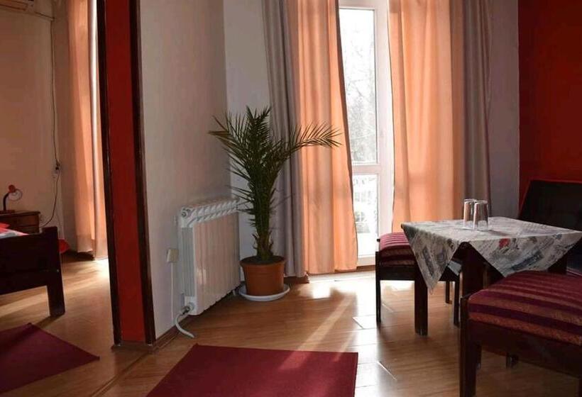 침실 1개 발코니 아파트, Trakia