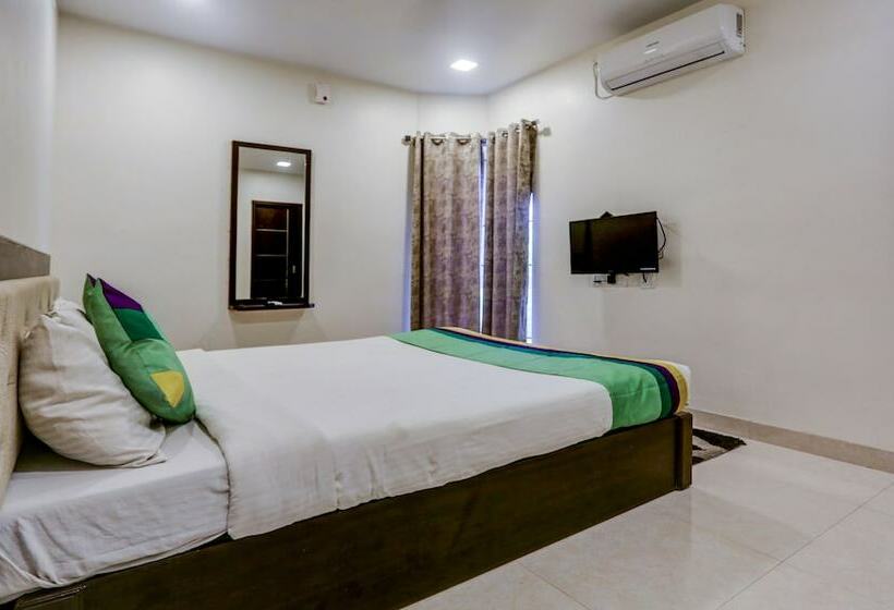 Quarto Deluxe, Royal Elite Madurai