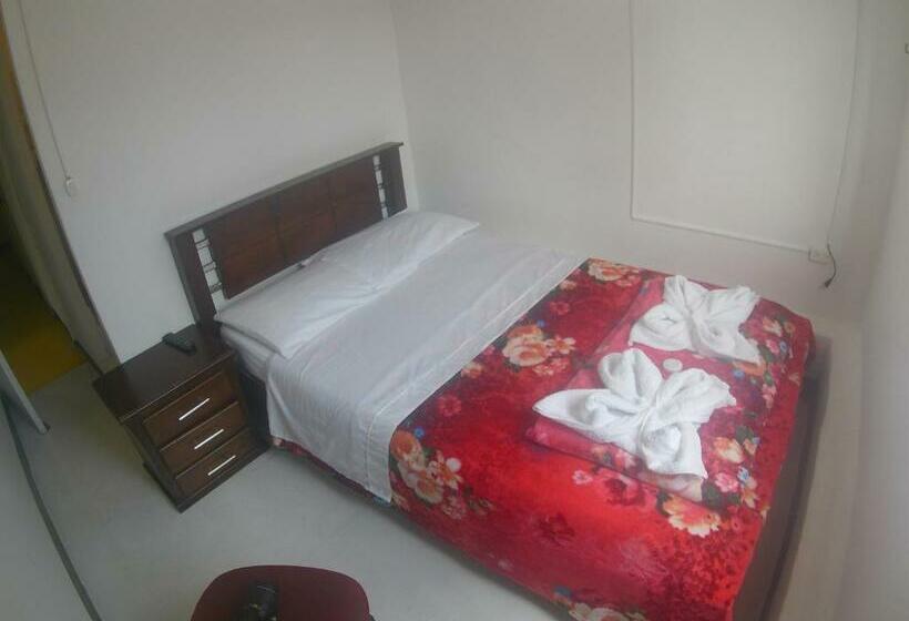 스탠다드 룸 공동 욕실, Nomada Hostel