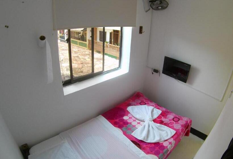 스탠다드 싱글 룸 공동욕실, Nomada Hostel