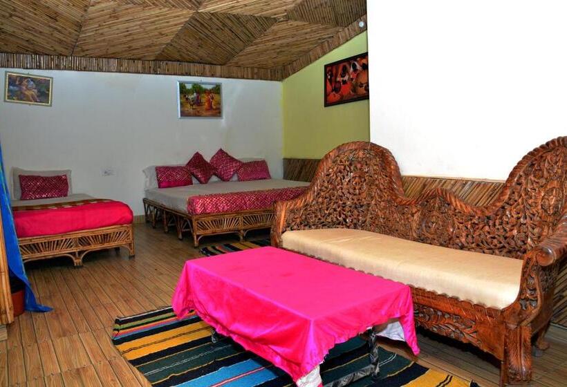 Quarto Deluxe com Sacada, Astraal Resorts And Spa