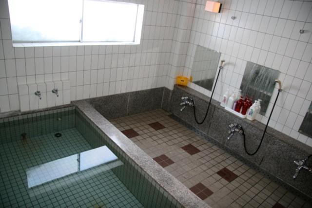 스탠다드 트리픔 룸 공동욕실, Asuka Lodge