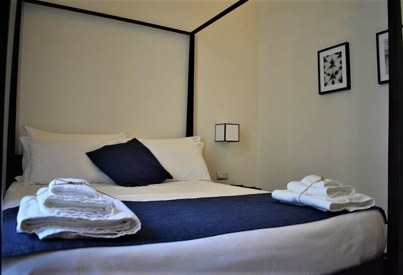 اتاق لوکس با بالکن, Gatto Bianco Duchessa