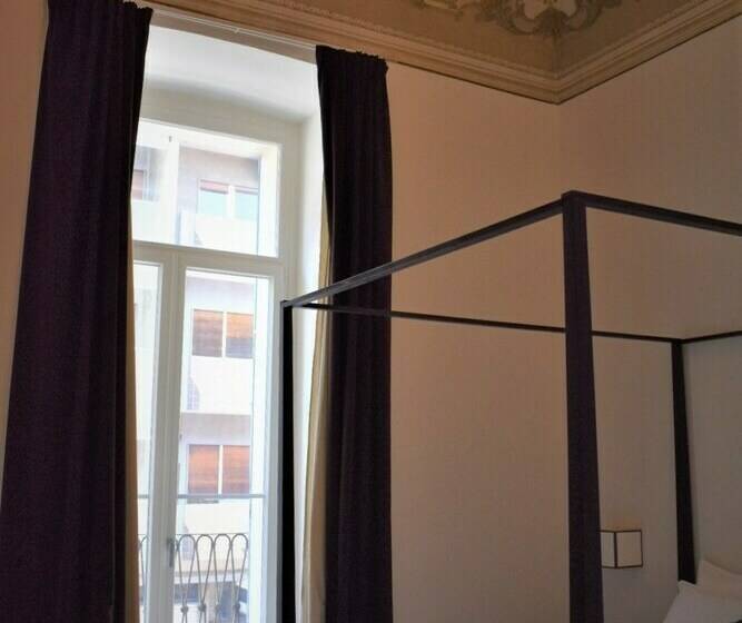 اتاق لوکس با بالکن, Gatto Bianco Duchessa