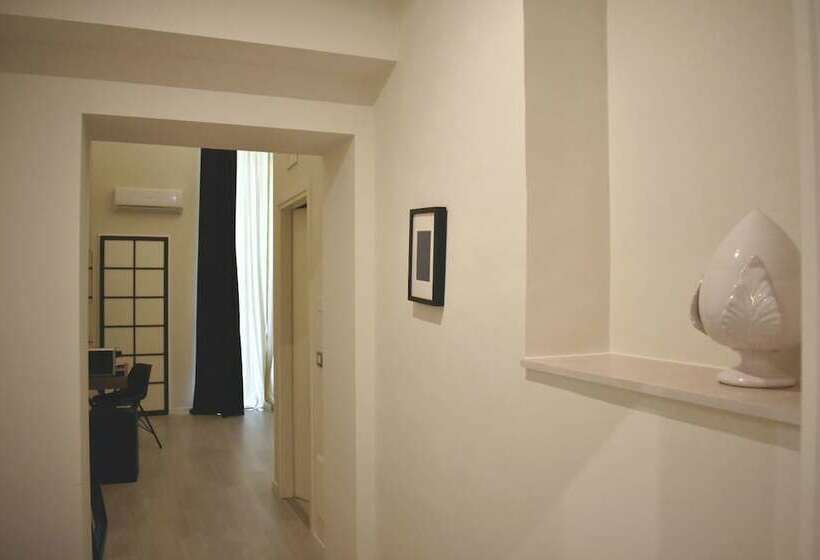 اتاق لوکس با بالکن, Gatto Bianco Duchessa